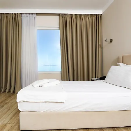 Hotel Adea 4*